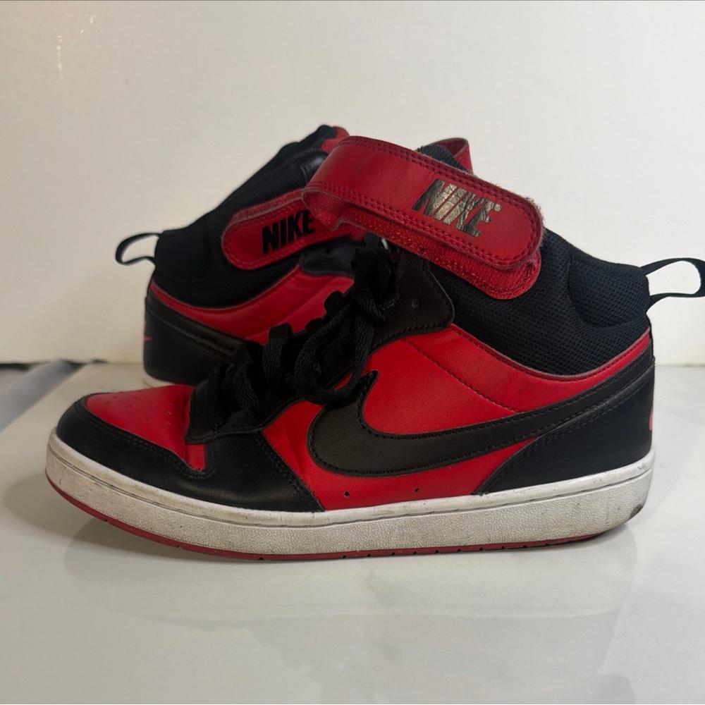 Nike Court Borough Mid 2 GS Bred Retro Black Red Youth Size 6.5 Y  CD7783-602